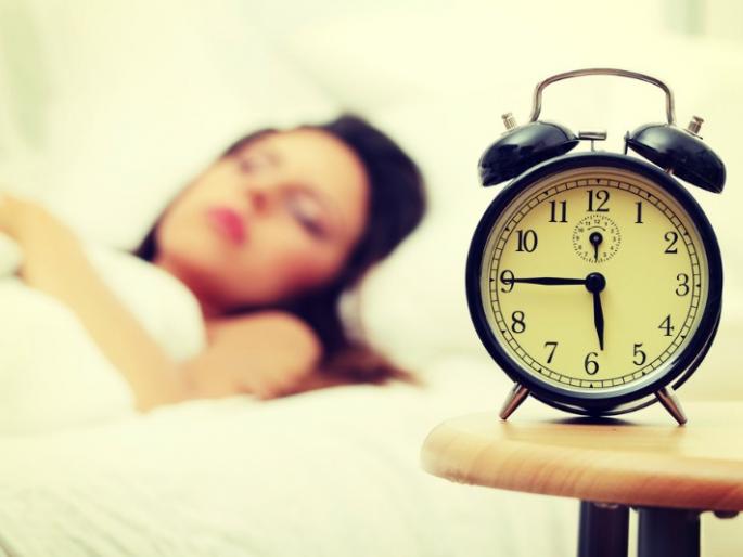 Holidays and outing is best for teaching lesson of discipline to your unconditional sleep | झोप बेशिस्त झाली आहे का? सुट्टी घ्या. फिरायला जा. आणि झोपेला ताळ्यावर आणा !